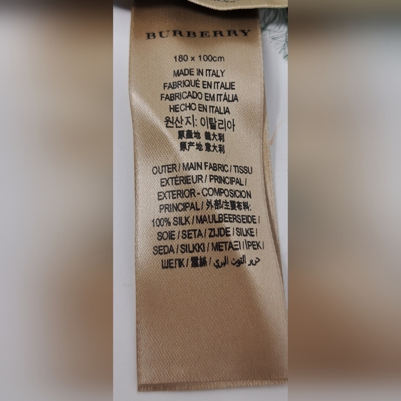 Burberry Women's Scarf Green Reptile Snakeskin 100% Silk Italy 70" x 40" - Picture 7 of 16